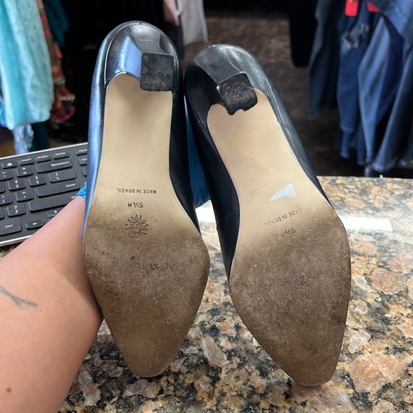 Hilliard & Hanson black heel size 5.5 - Picture 3 of 3